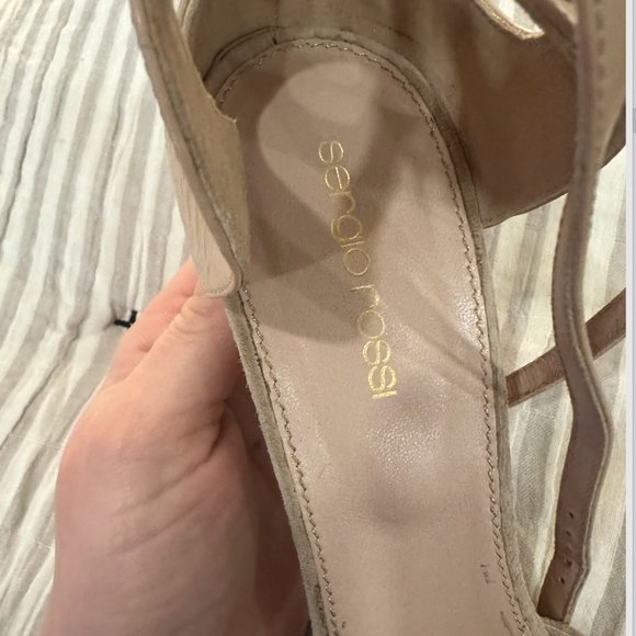 Sergio Rossi Nude Pump - Picture 2 of 4